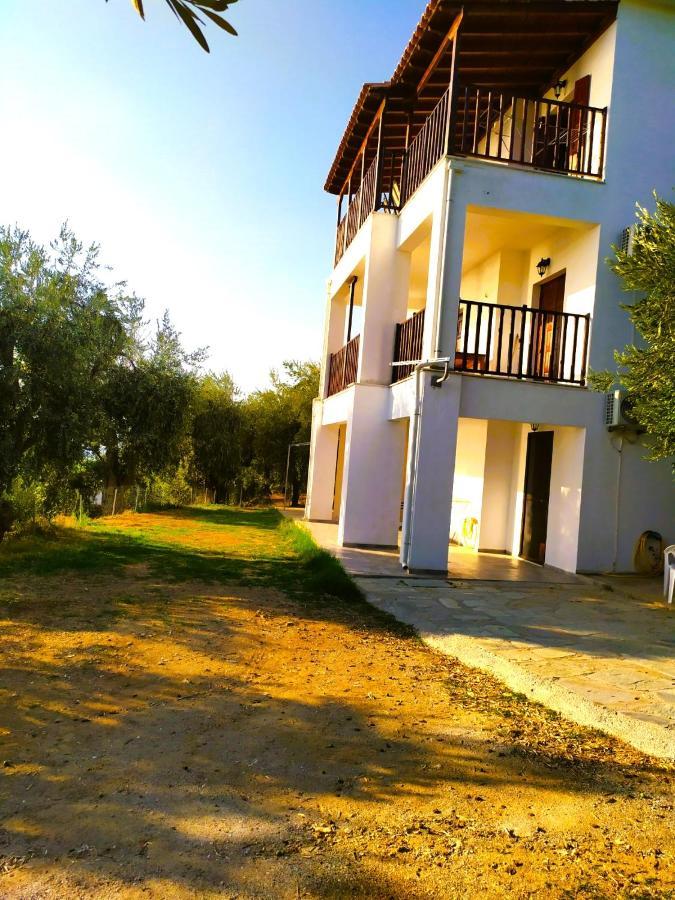 Villa Leonidas Greecefiloxenia Lefokastro Exteriör bild